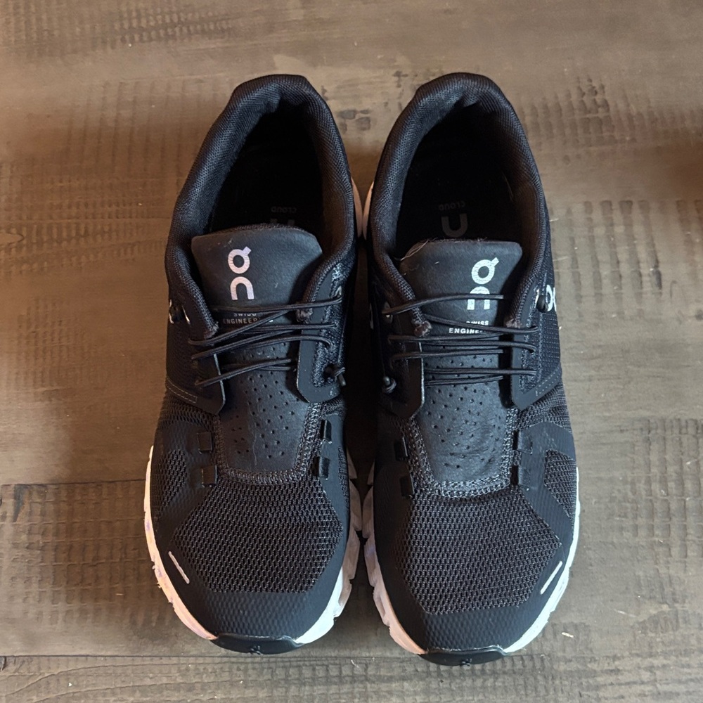 On Running Women’s Black and White Athletic Shoes 7